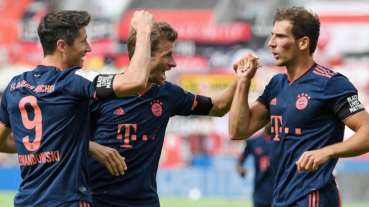 Bayern Munich crush Leverkusen to stay firmly on title course