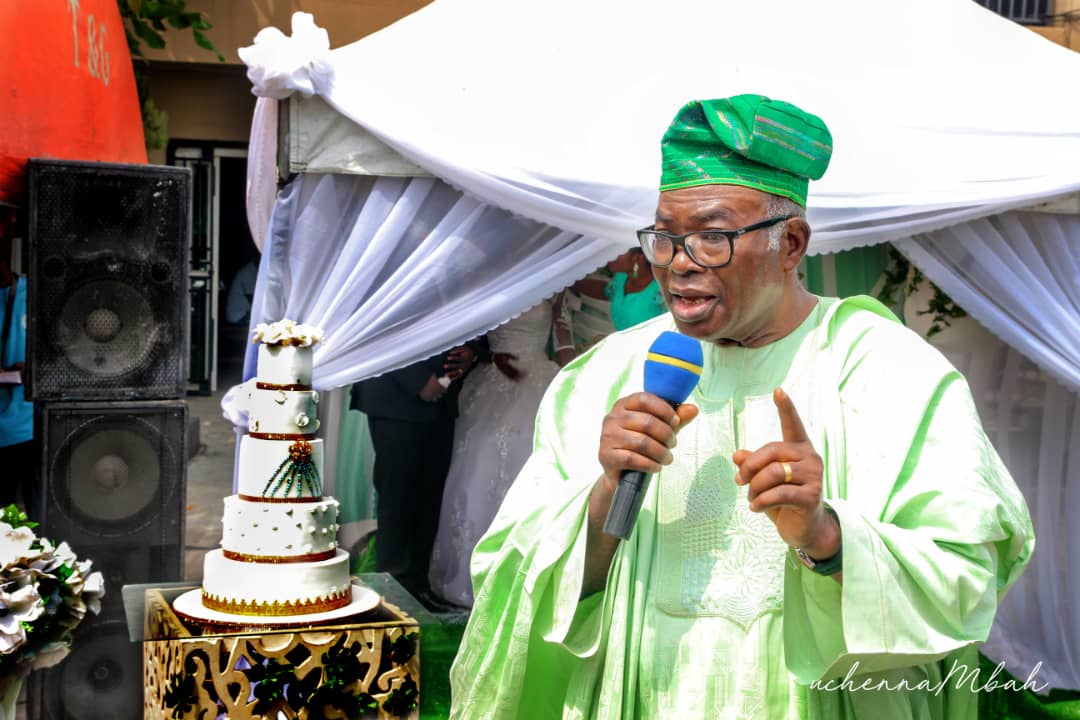 Fadairo descendants bid chairman farewell