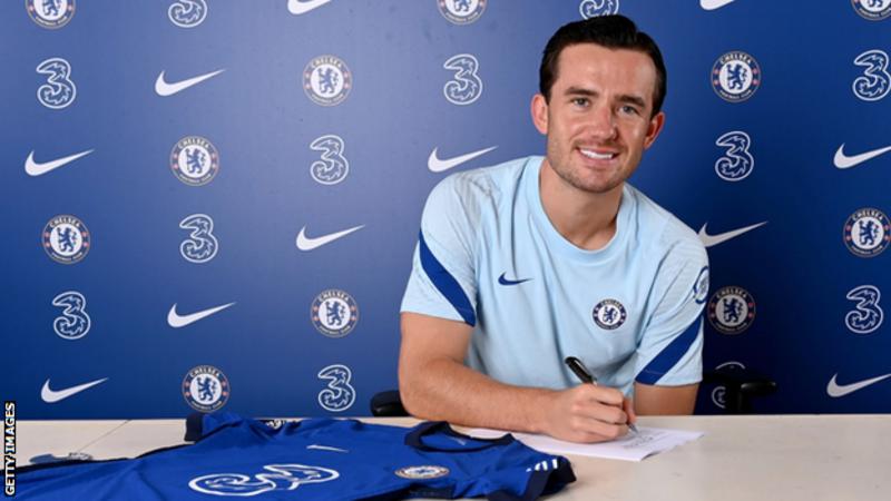 Chelsea sign Leicester left-back for £50m