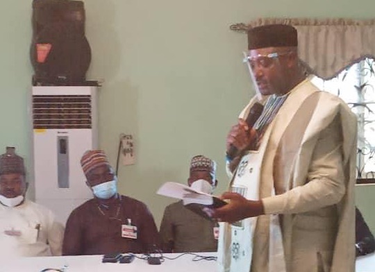 Anti-Obaseki lawmakers elect Victor Edoror as new Edo Speaker [+ Swearing-in video]