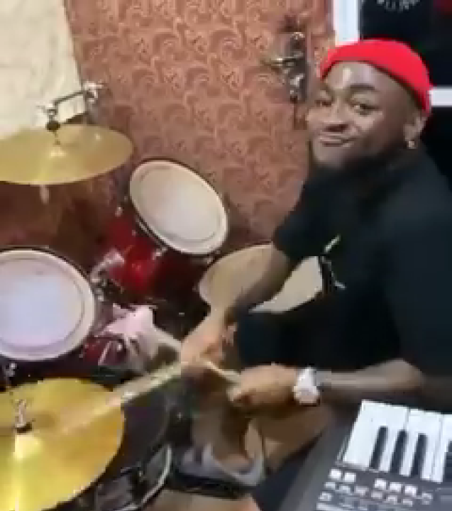 Davido turns drummer, plays during praise and worship [VIDEO]