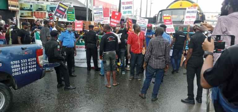 ‘Buhari robbing Nigerians…’: Protest in Lagos over increase in electricity tariff, fuel price [Video]