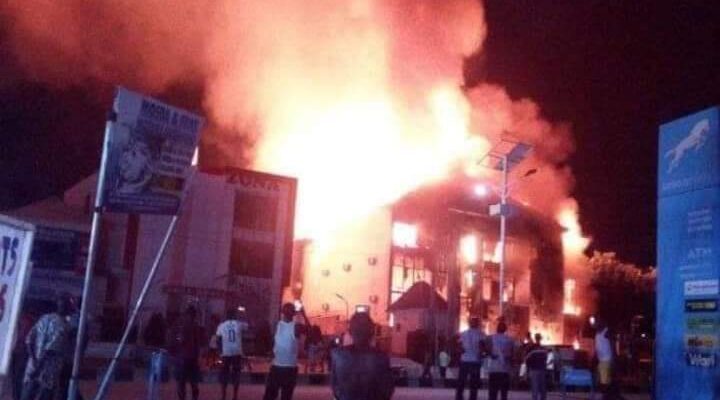 VIDEO: Fire razes multi-million naira electronic plaza in Kogi