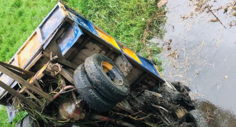 Photo: Three confirmed dead as truck falls in Lagos river