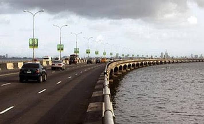 Bus driver escapes death on Third Mainland Bridge [PHOTOS]