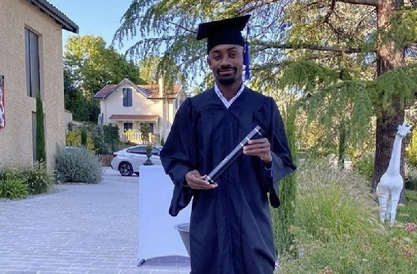Ex-Chelsea star pays homage to dad after bagging university degree