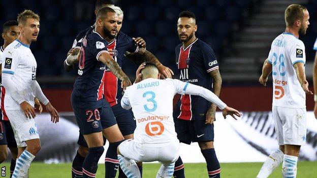Neymar, 4 others sent off as Marseille grab rare win at PSG