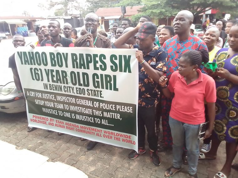 Photo: Protests as ‘Yahoo Boy’ rapes six-year-old girl in Edo