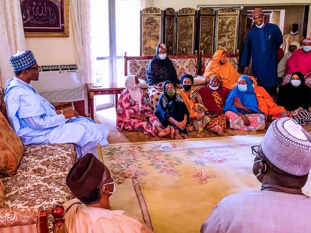 Photo: Buhari visits, condoles with Yar’Adua family
