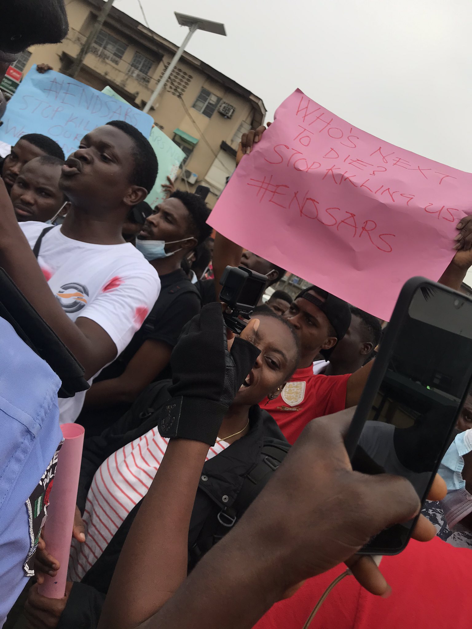 Drama as #EndSARS protesters storm Lagos Judicial Panel sitting
