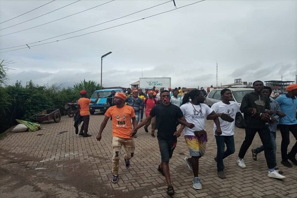 BREAKING: Prisoners freed after jailbreak in Edo as thugs hijack #EndSars protest [+Video]