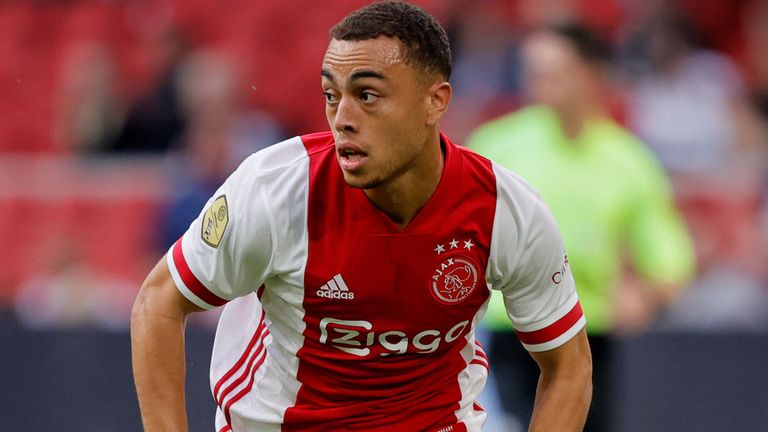Barca sign Ajax right back for €21m