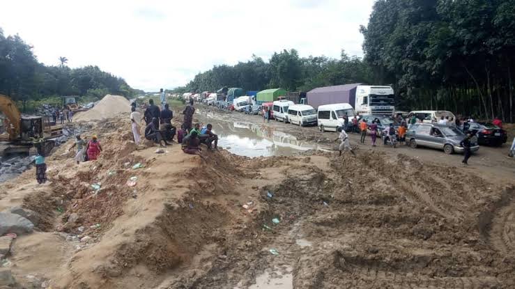 Roads construction: FG refunds N143bn to 5 States