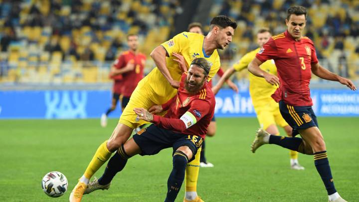 Nations League: Ukraine stun Spain in noisy stadium