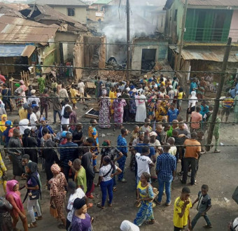 Pandemonium as hoodlums loot, wreck shops in Ibadan