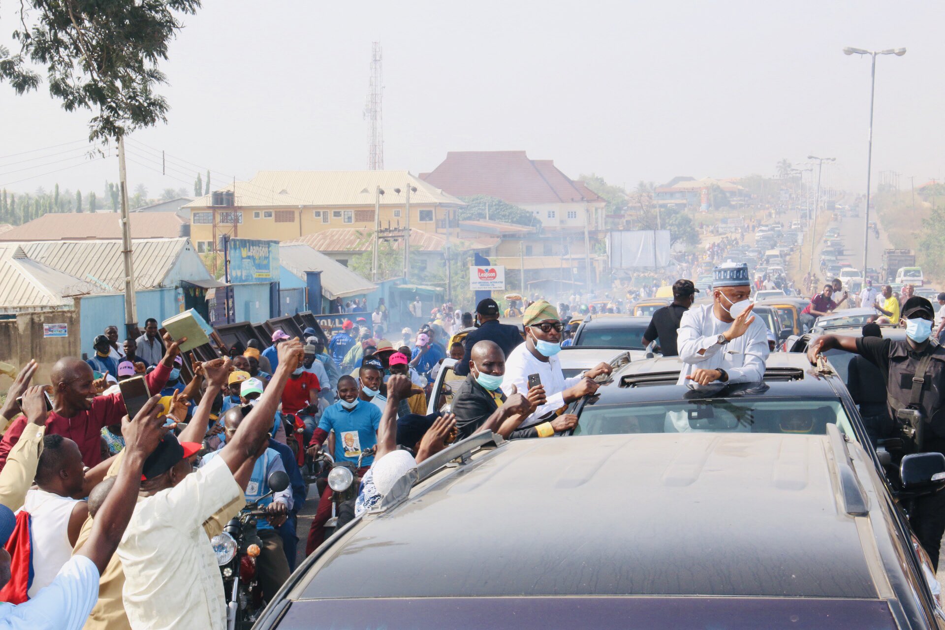 Photos: Mammoth crowd welcome Saraki back to Kwara for father’s memorial