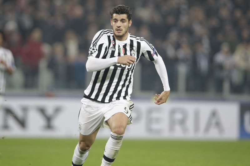 Transfer: Barca make sensational move for Juve striker
