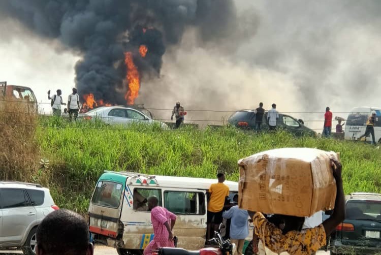 Update: 5 feared dead as petrol tanker burns on Lagos-Ibadan Expressway