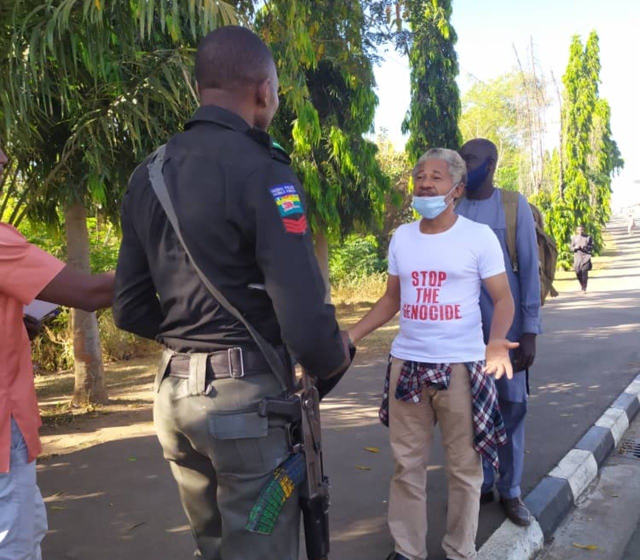 [Photo] DSS arrests human rights lawyer, Omoribo while on protest march to see Buhari at Aso Villa