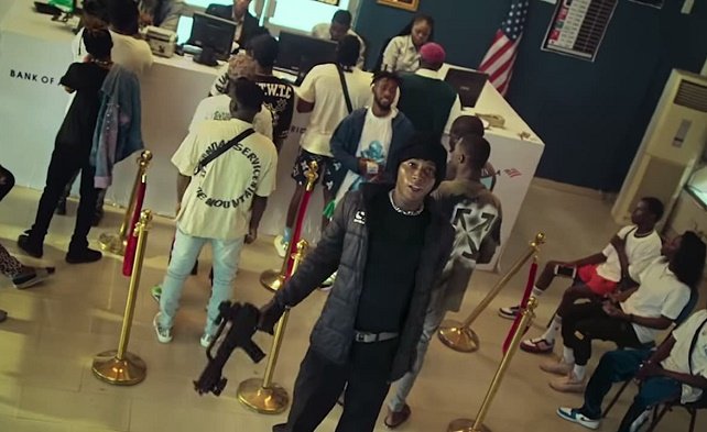 Amazing! Bella Shmurda, Zlatan rob bank in ‘Cash App’ visuals