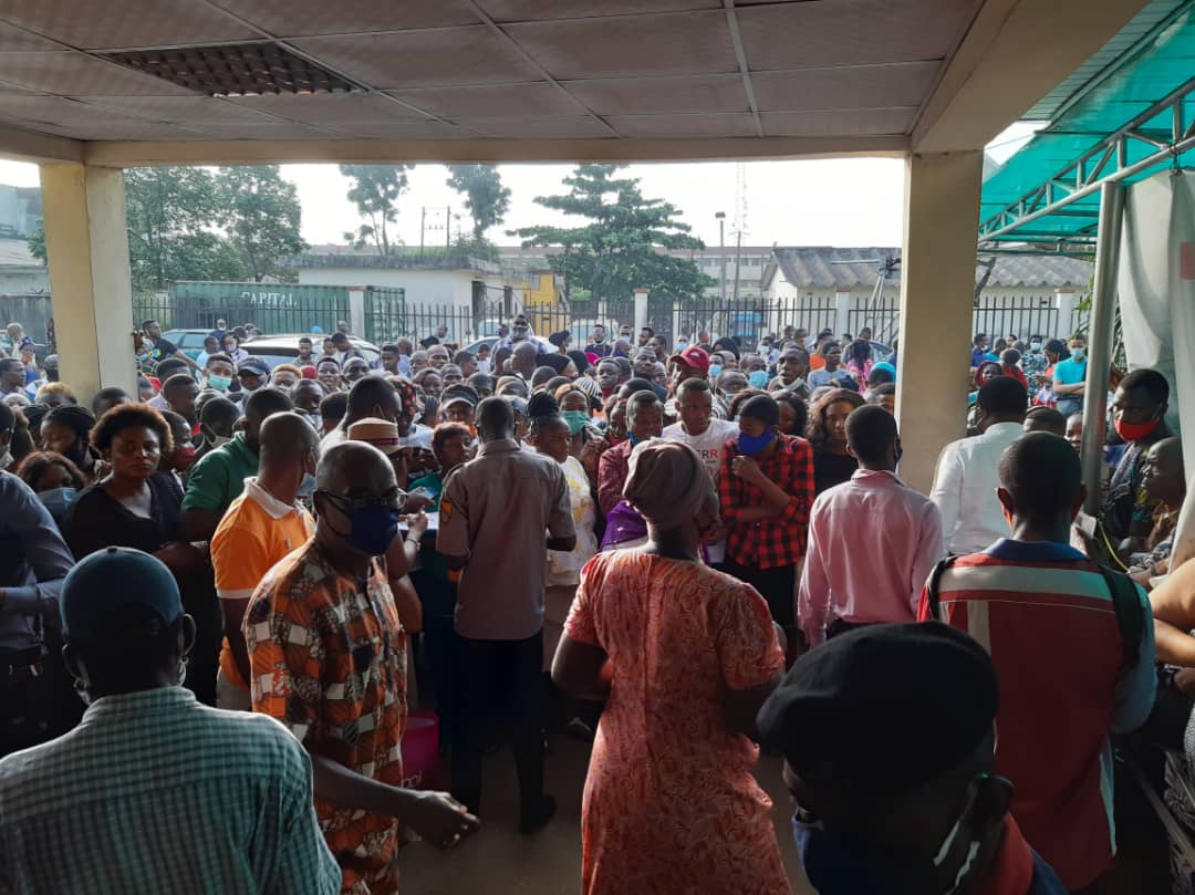 Nigerians shun Covid-19 threats, storm NIMC office in Abuja, Lagos in rush for NIN [Video]