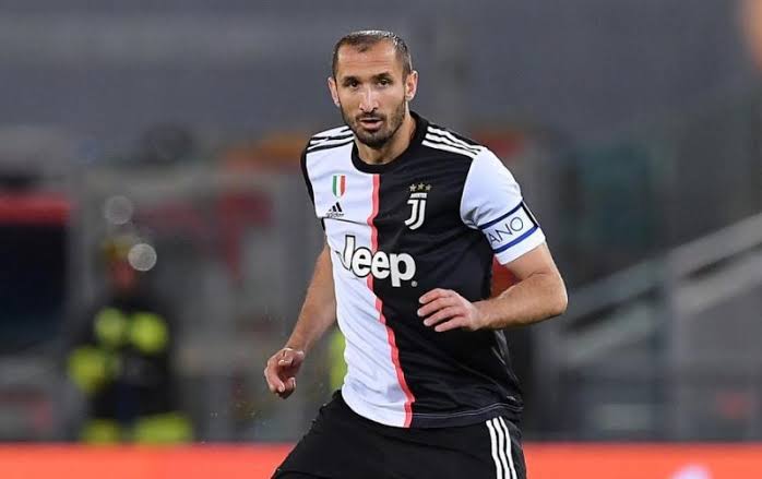 I told Wenger to sign ‘killer’ Chiellini for Arsenal – Van Persie