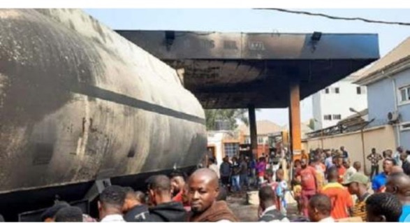 [VIDEO] Gas explosion rocks Anambra, petrol station, shops, others razed