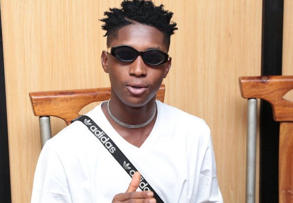 Rising star, Bella Shmurda denies being drunk during performance