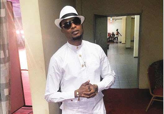 Singer, Faze loses twin sister