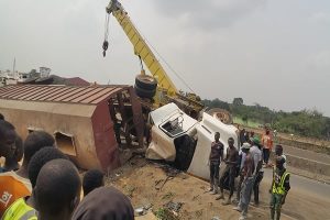 Confusion as truck kills pedestrians on Lagos-Ibadan Expressway [PHOTOS]