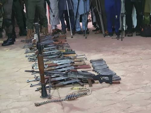 Bandit commander, Daudawa, 6 others surrender 28 rifles to Zamfara govt