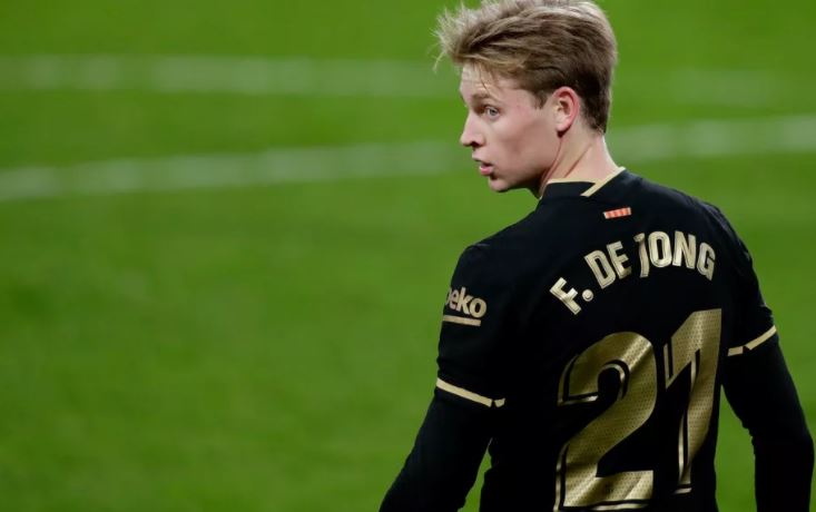 Changing Barca coach not the solution – De Jong