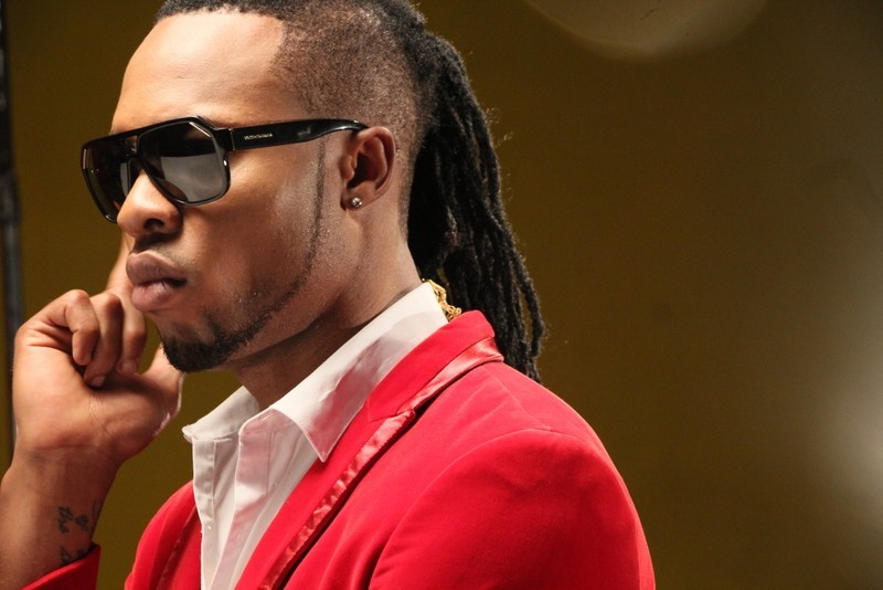 I live in my personal house, get paid big -Flavour boasts