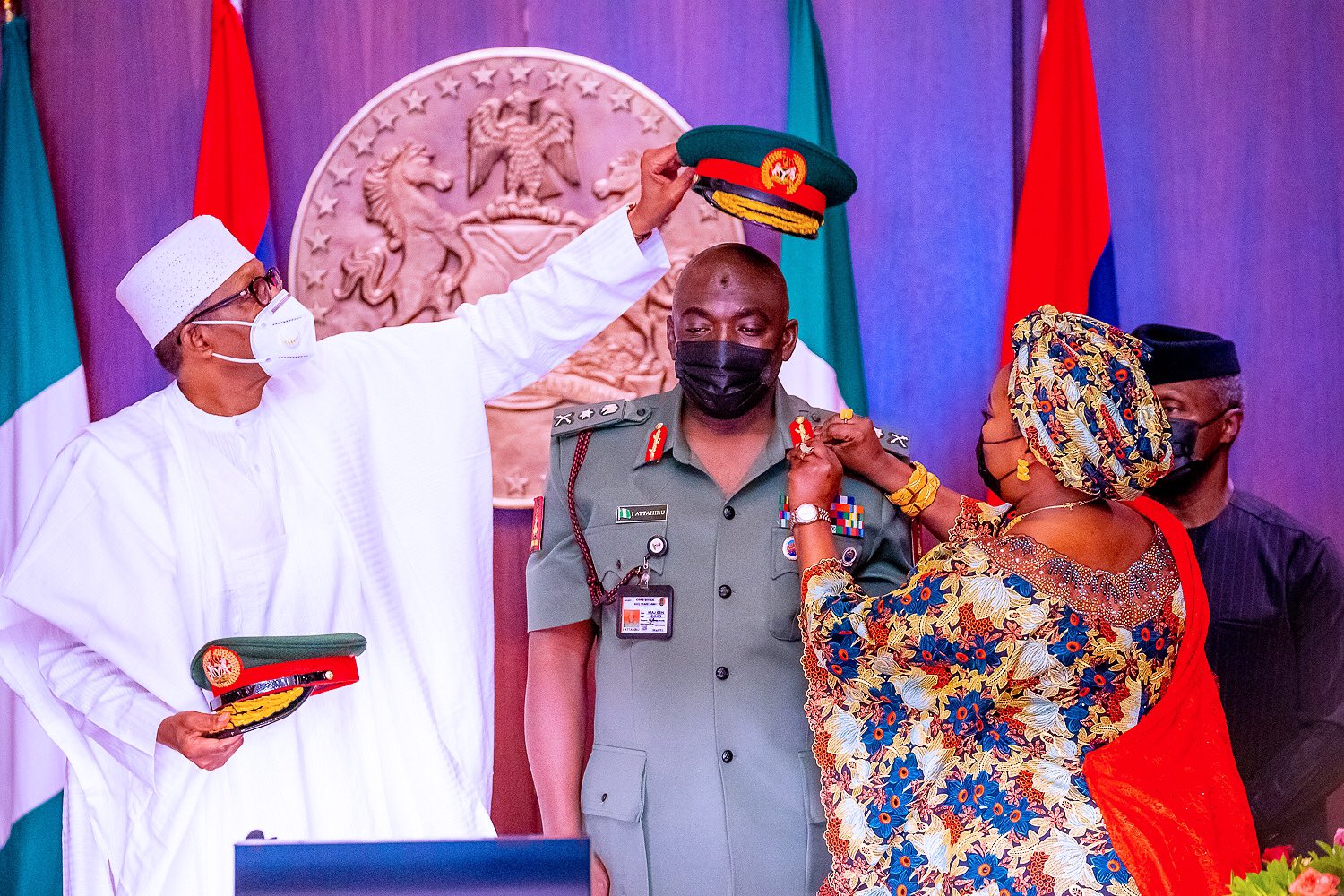 See photos of service chiefs decoration ceremony