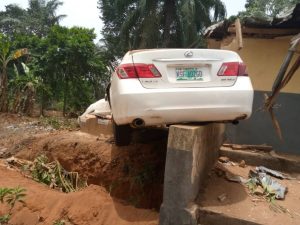 Speeding driver kills self, female pedestrian in Anambra