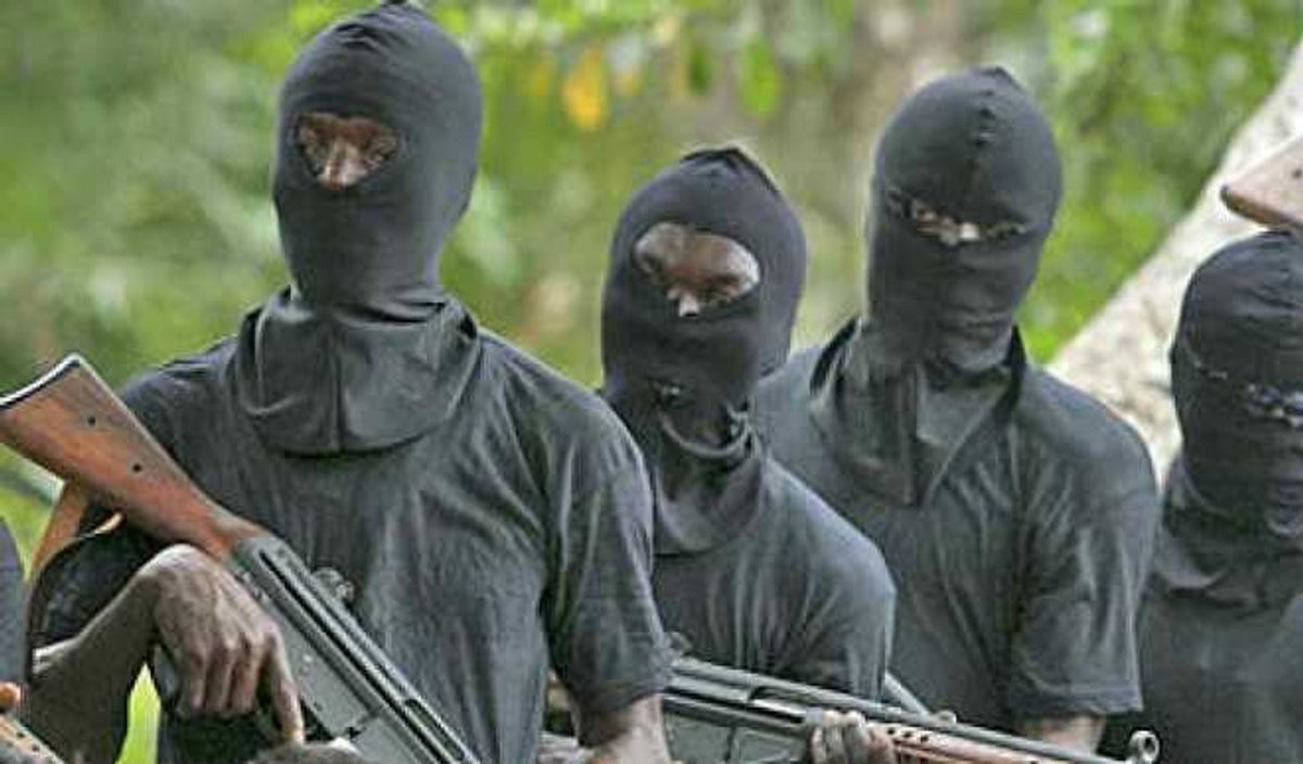 Gunmen in white bus assassinate two soldiers, one civilian at Ebonyi checkpoint