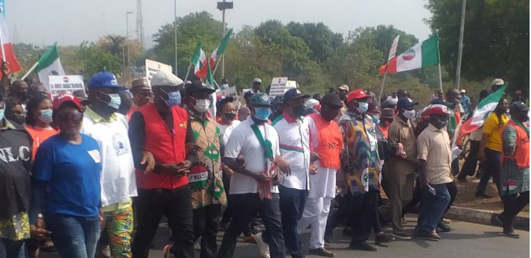 BREAKING: Traffic gridlock as workers protest to National Assembly over minimum wage