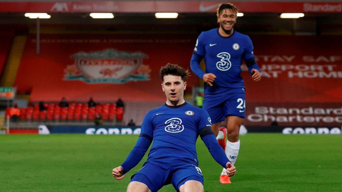 Three suspends sponsorship of Chelsea jersey