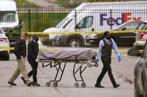 Teenager kills eight persons in US mass shooting