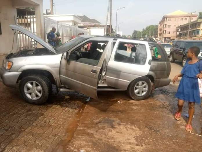 Gunmen with Biafra flags attack Anambra bank