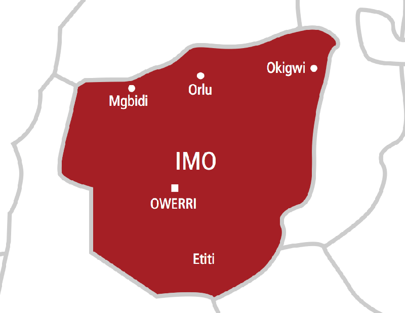 BREAKING: Community erupts in joy as kidnapped Imo monarch, cabinet chiefs regain freedom [VIDEO]