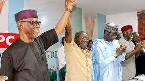 ‘Let us put the past behind’, Oyegun says as he meets Oshiomhole in Edo