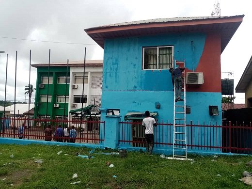 Controversy as APC takes over PDP secretariat in C’River days after Ayade’s defection