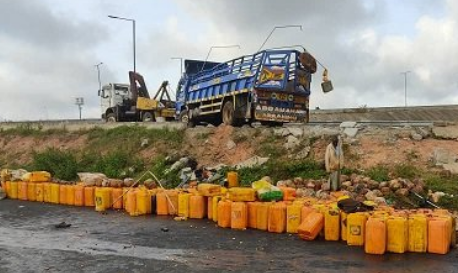 10 killed, 36 injured as palm oil laden truck plunges into ditch in Osun