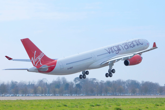 Australia in talks with airlines on vaccination passports