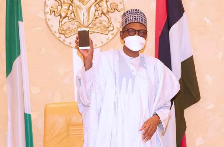 BREAKING: ITF Mobile presents first ever made in Nigeria smartphone to Buhari