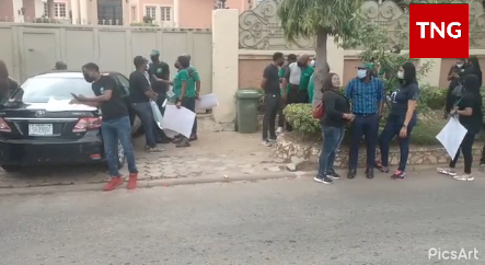 TRENDING VIDEO: Heritage bank staffers storm Senator Andy Uba’s residence in Abuja, demand payment of overdue loans