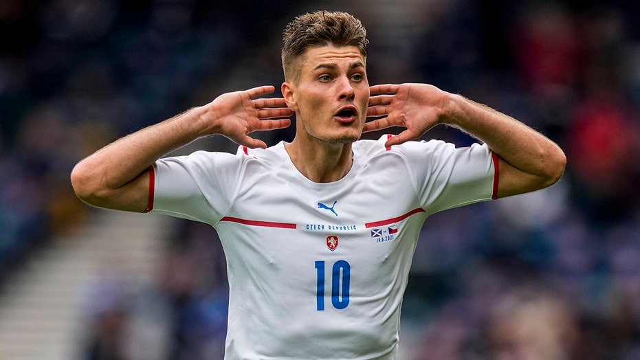 Schick double stuns Scotland and silences Hampden crowd