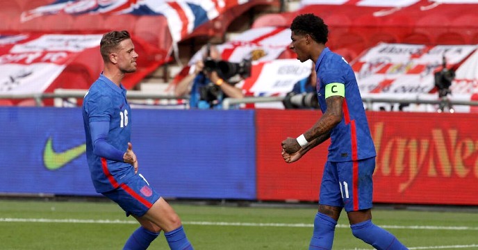 Rashford penalty kick seals win after England booed for taking knee