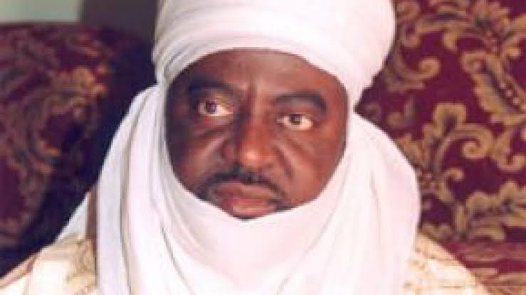 Ganduje presents staff of office to Emir of Bichi, Nasiru Ado-Bayero